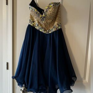 Sherri Hill Size 2. Homecoming, Prom. Very good condition. Worm once.